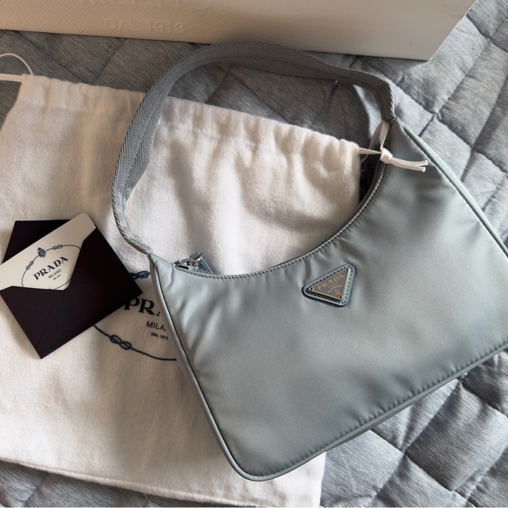 Prada nylon Re-Edition 2000 (astral blue)